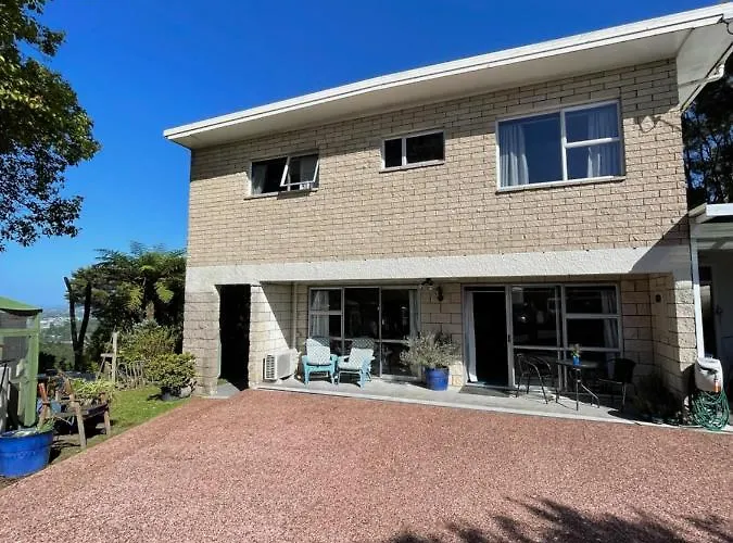 Swanson-Waitakere Stay In Scenic Sunrise