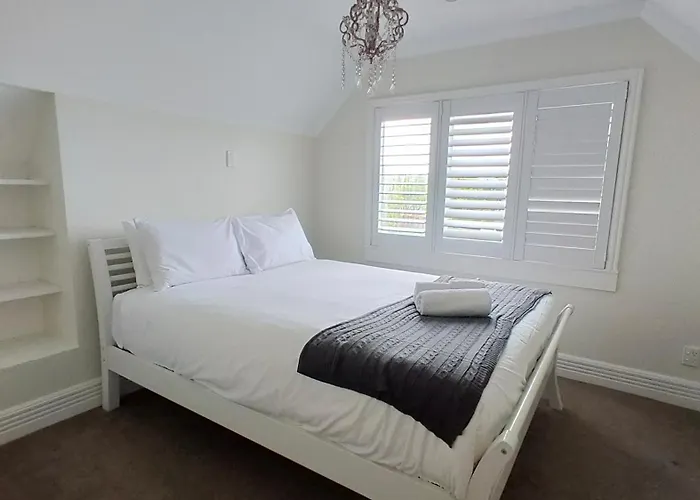 Sky Stars Elegant Home With Seaview