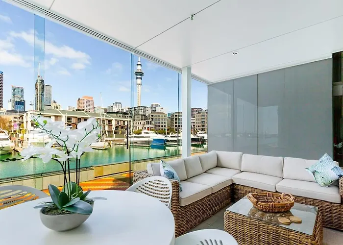 Beautiful Harbour View Apartment