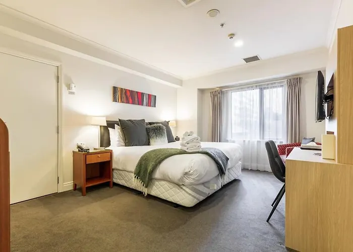 Lovely Studio Room In Prime Location!