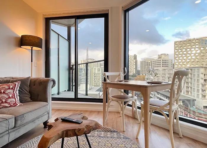 Cbd High-Rise Beautiful View Apartment
