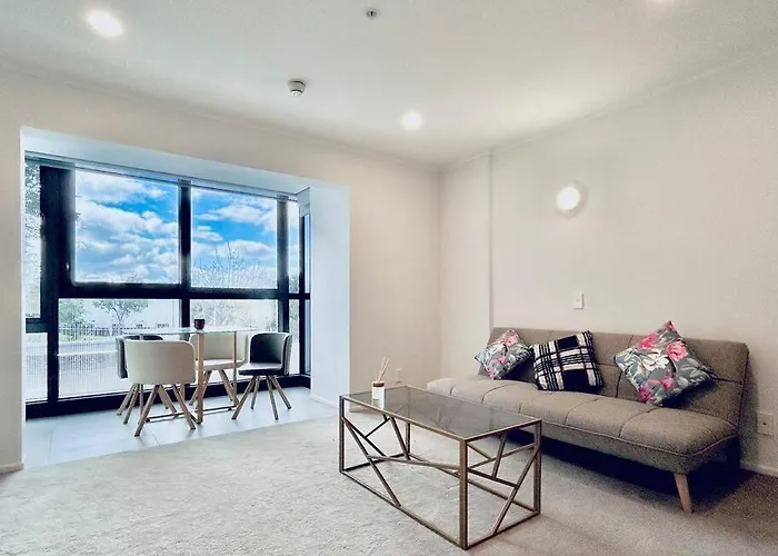 2Beds Apartment In City Fringe