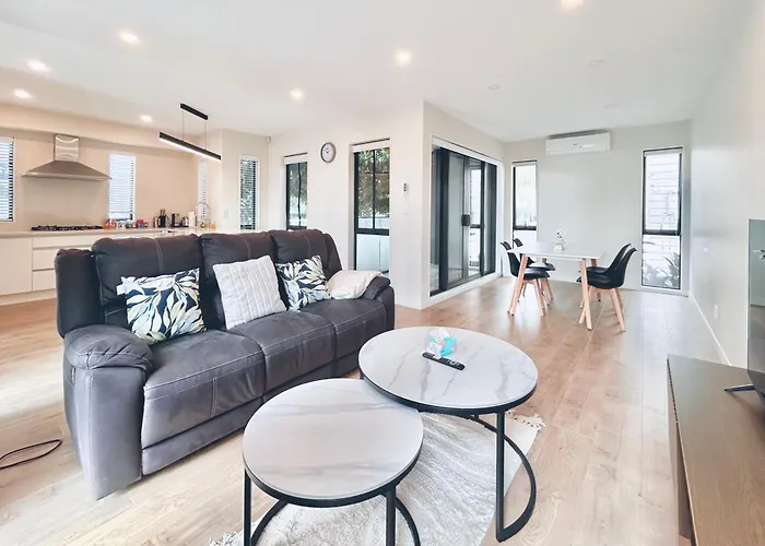 Nearly New 3Bed Townhouse 3Km To Cbd