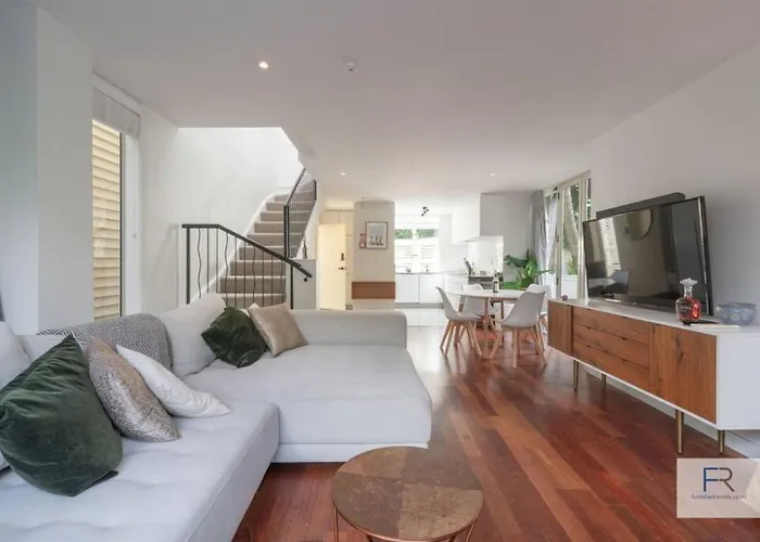 Chic Parnell Townhouse