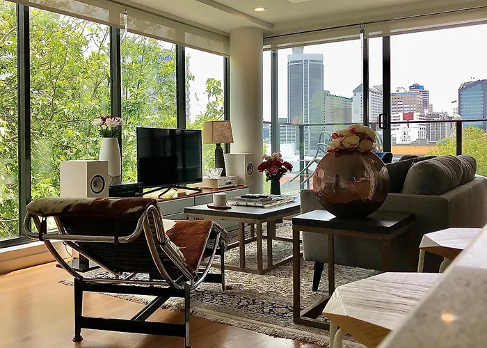 Central Auckland Condo, 2Br, 2Brm, Pool, Gym, Study
