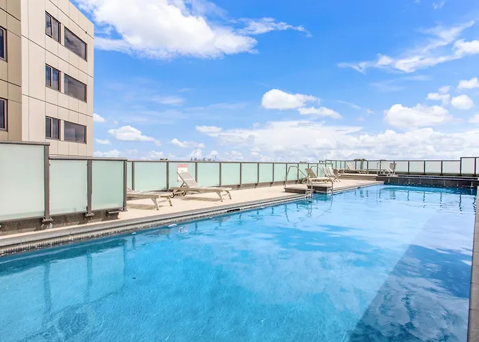 Skyline Studio With Parking, Pool, And Sea Views