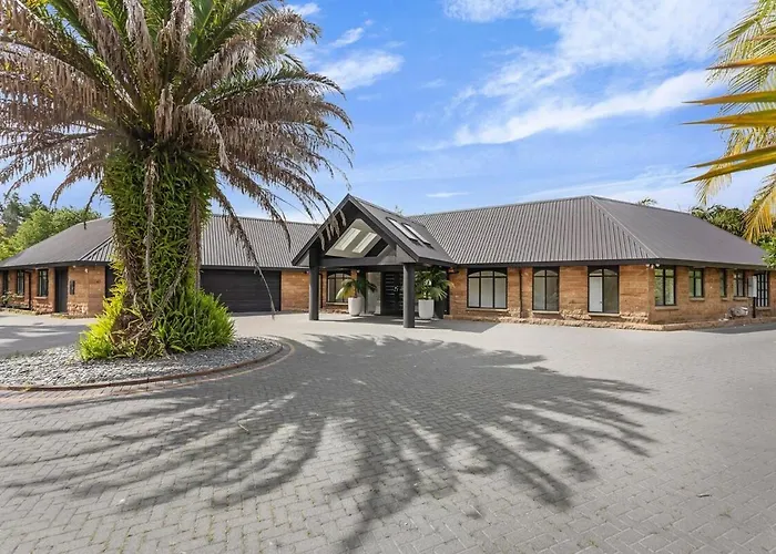 The Luxe Retreat
