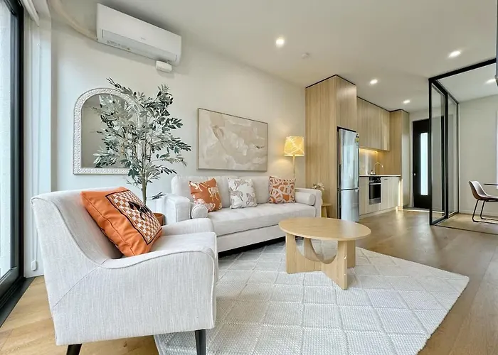 City Haven Retreat - Stylish 2Br Townhouse Vs Ac & Backyard