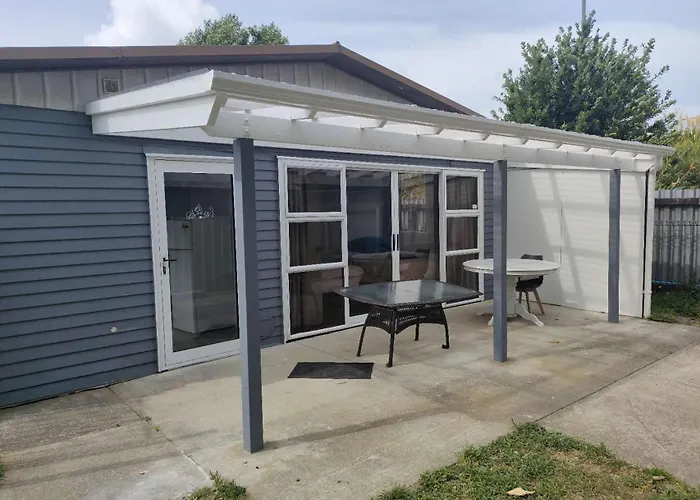 3 Bedroom Small Garden Chalet B, 30 Laurel St, Mt Albert, Auckland