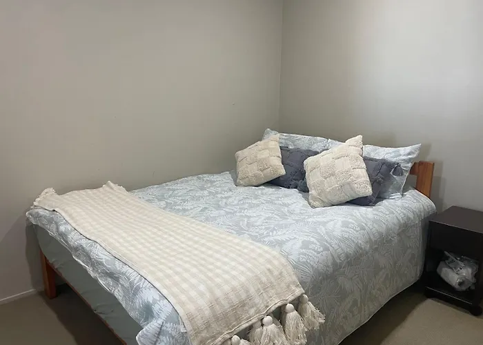 Aura B Two Bedrooms, 1 Living Room Wi-Fi Skytower And Street View, Balcony , Easy Parking