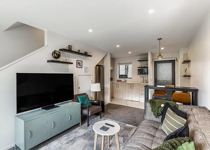 Modern 2Br Townhouse Close To Aucklands Best