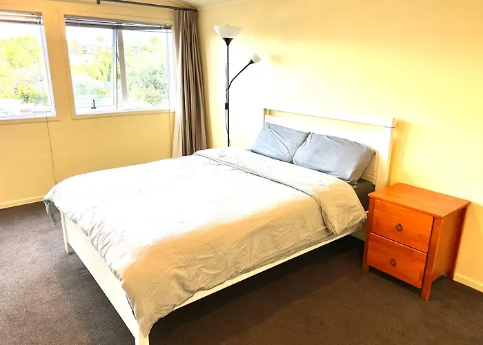 Cosy Retreat Near Mairangi Bay