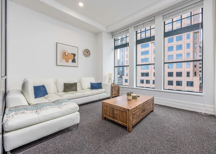 Luxury Heritage With Free Parking, Pools And Gyms