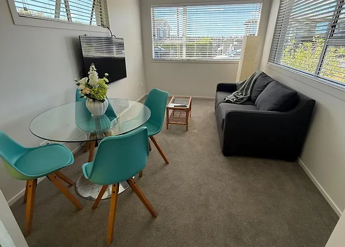 Coastal Comfort, Close To Beach & Eateries