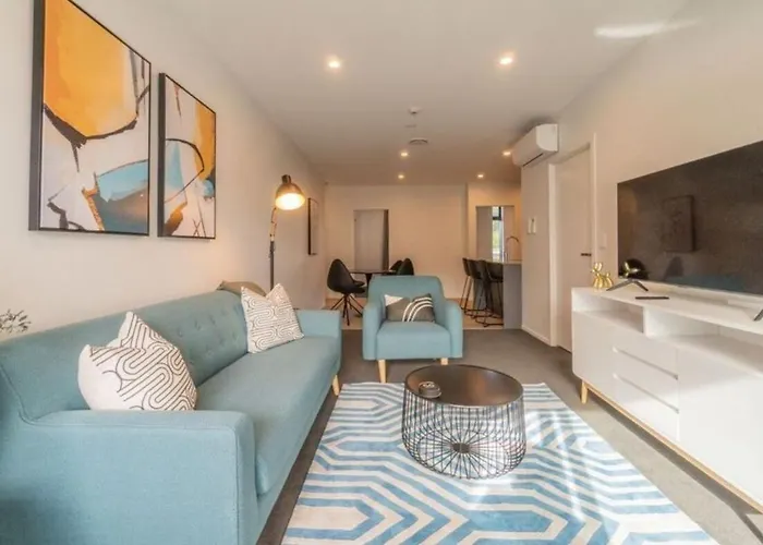 3 Bedroom Apartment In Epsom