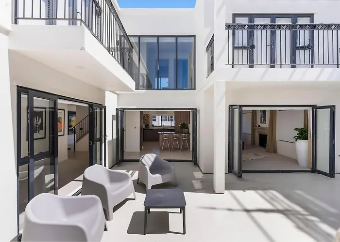 Coastal Chic - Luxury At The Beach