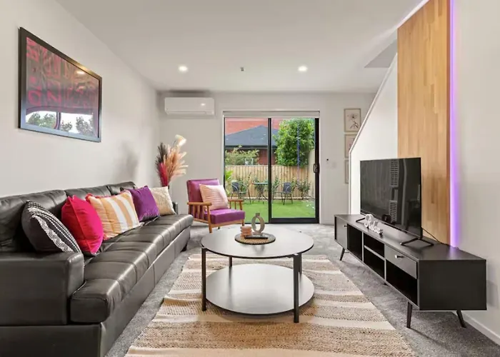 Lively And Charming Townhouse