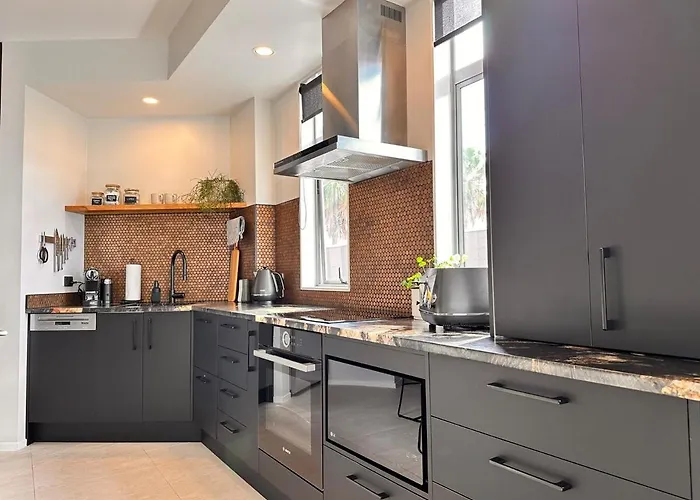 Stylish Freemans Bay Stay