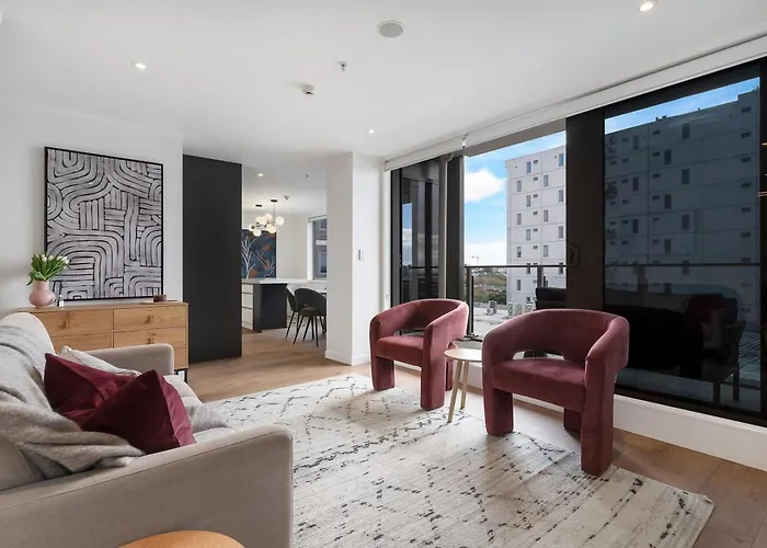 Urban Haven, Walk To Sky Tower, Viaduct And More