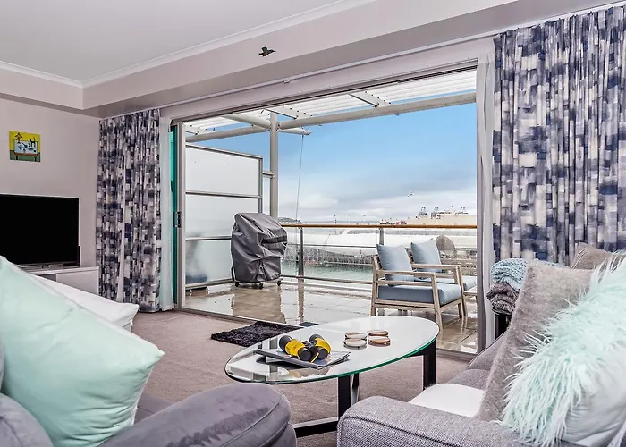 Princes Wharf Waterfront - Comfortable Luxury
