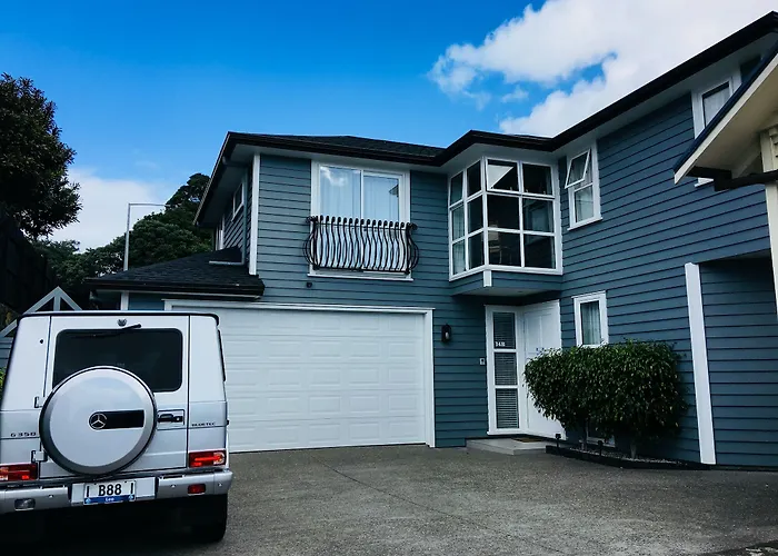Emily\'S Holiday House, Newmarket