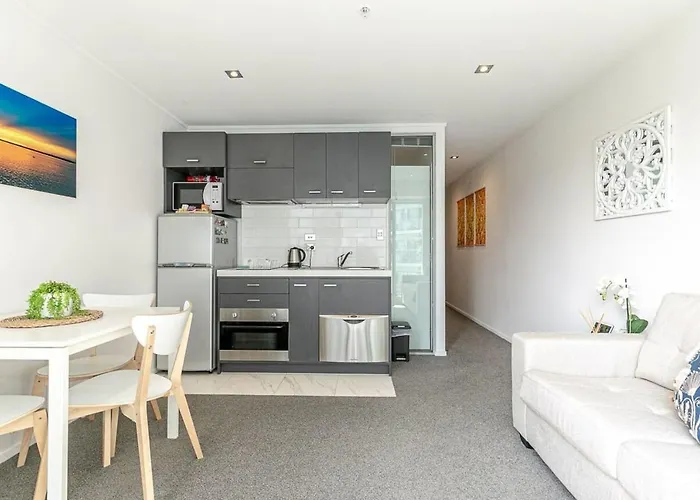 2Br Apartment W/ Balcony, Gym And Parking Access!