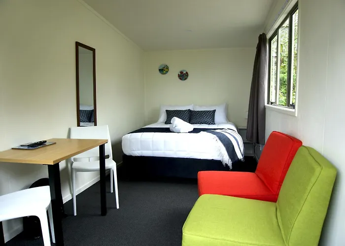 Takapuna Beach Holiday Park