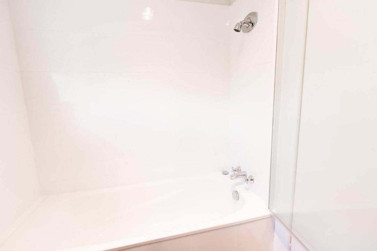 Gorgeous Family Retreat In Meadowbank With Pool Apartamento
