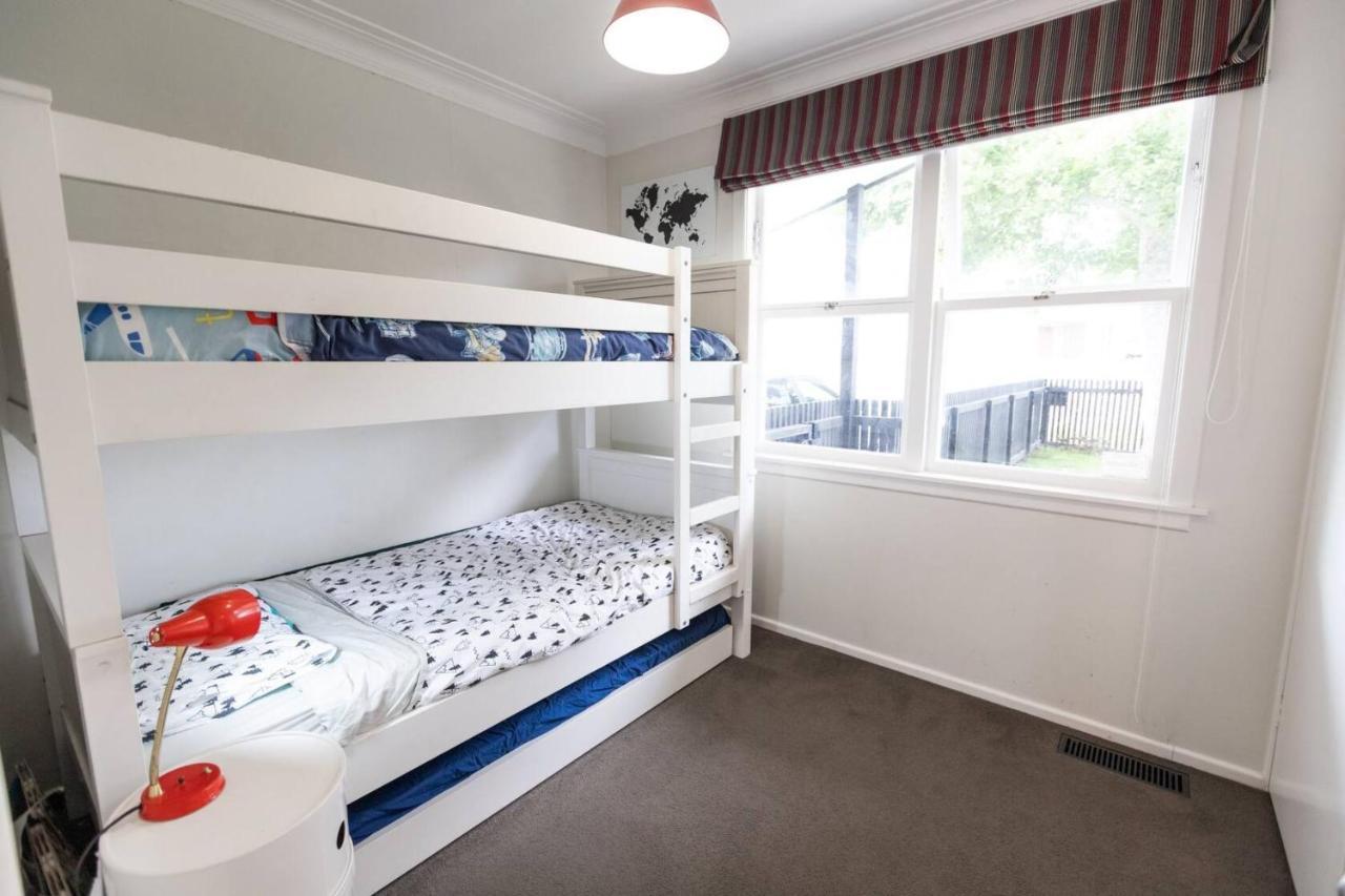 Gorgeous Family Retreat In Meadowbank With Pool *