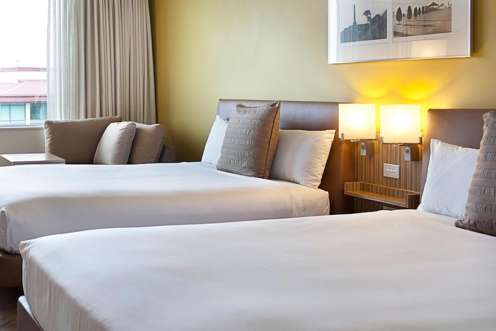Novotel Ellerslie 4*