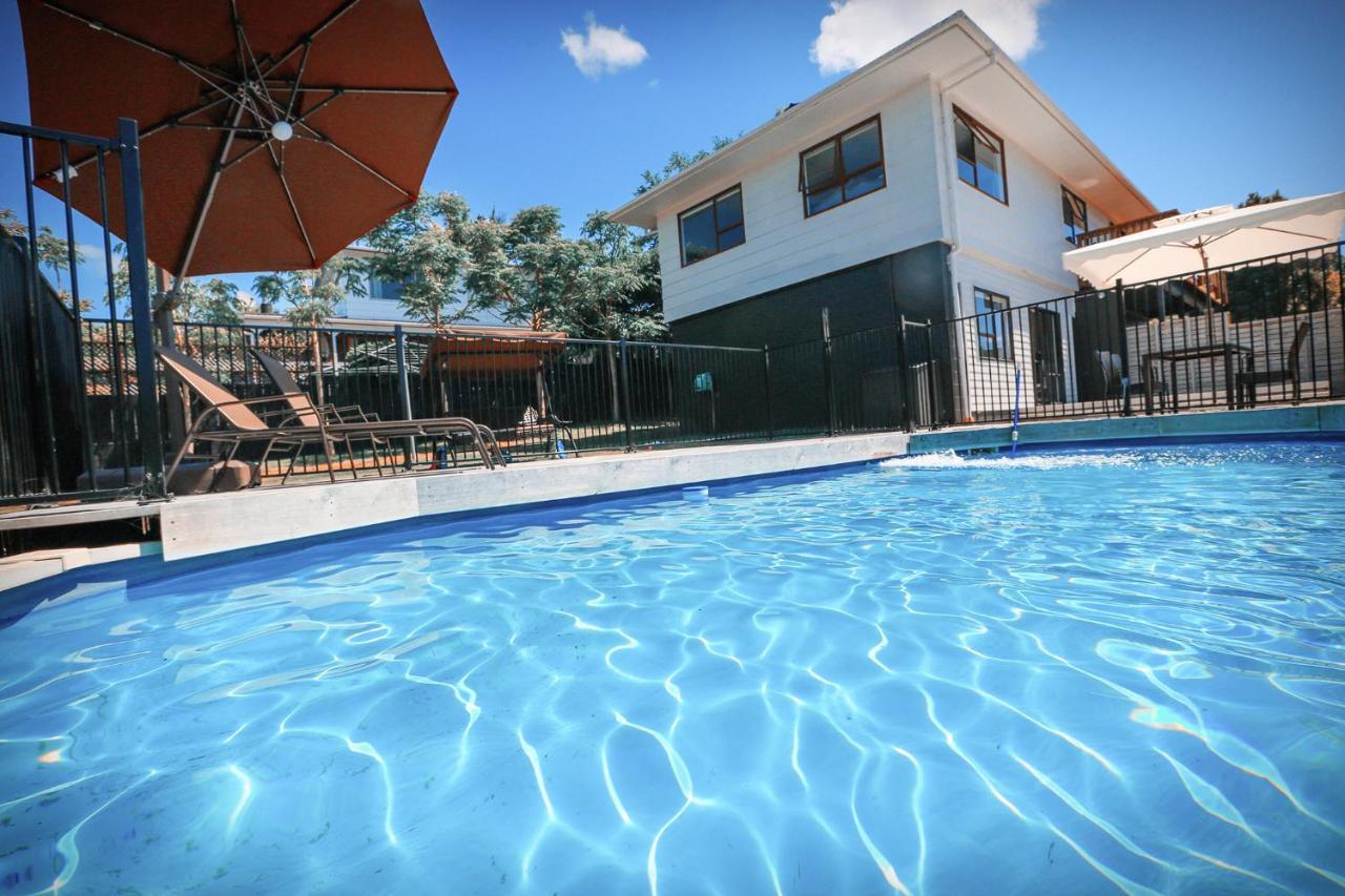 Swimming Pool Homestay Auckland