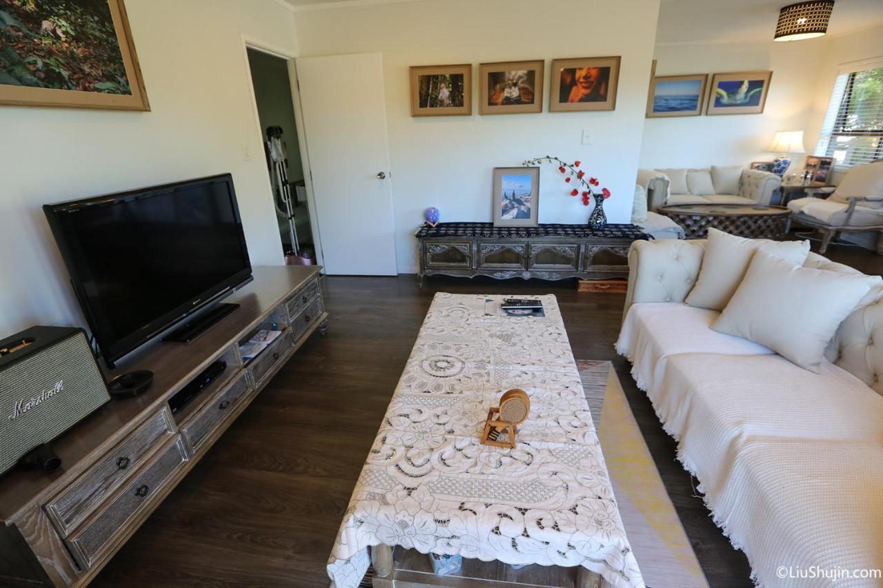 Swimming Pool Homestay Auckland