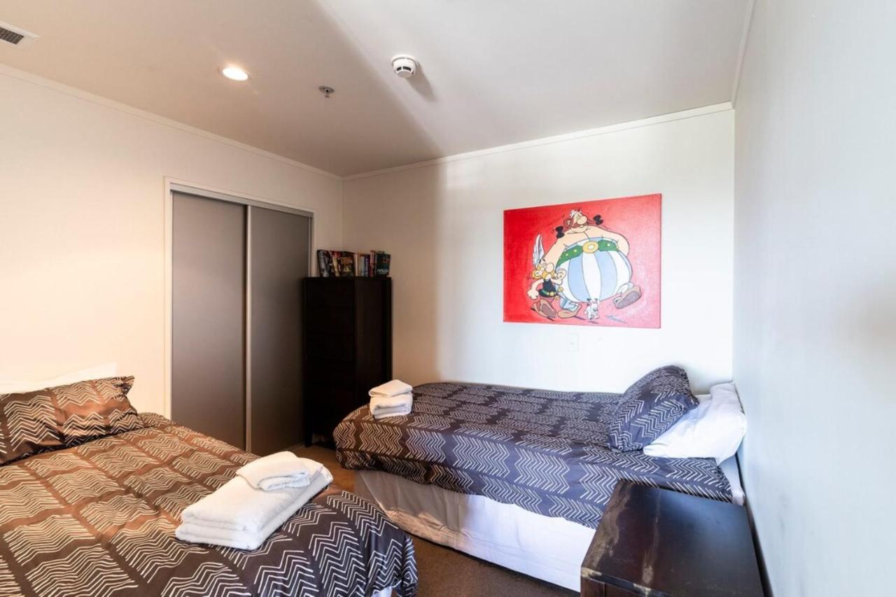 Bright 2 Bedroom 2 Bath In Grafton With Views * Auckland