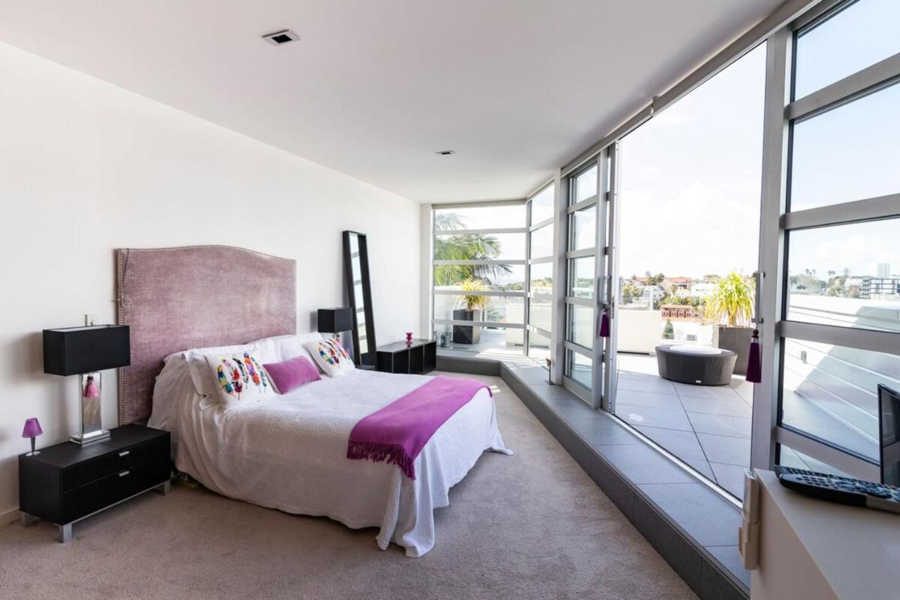 Holiday home Designer 3 Bedroom With Harbour Views *