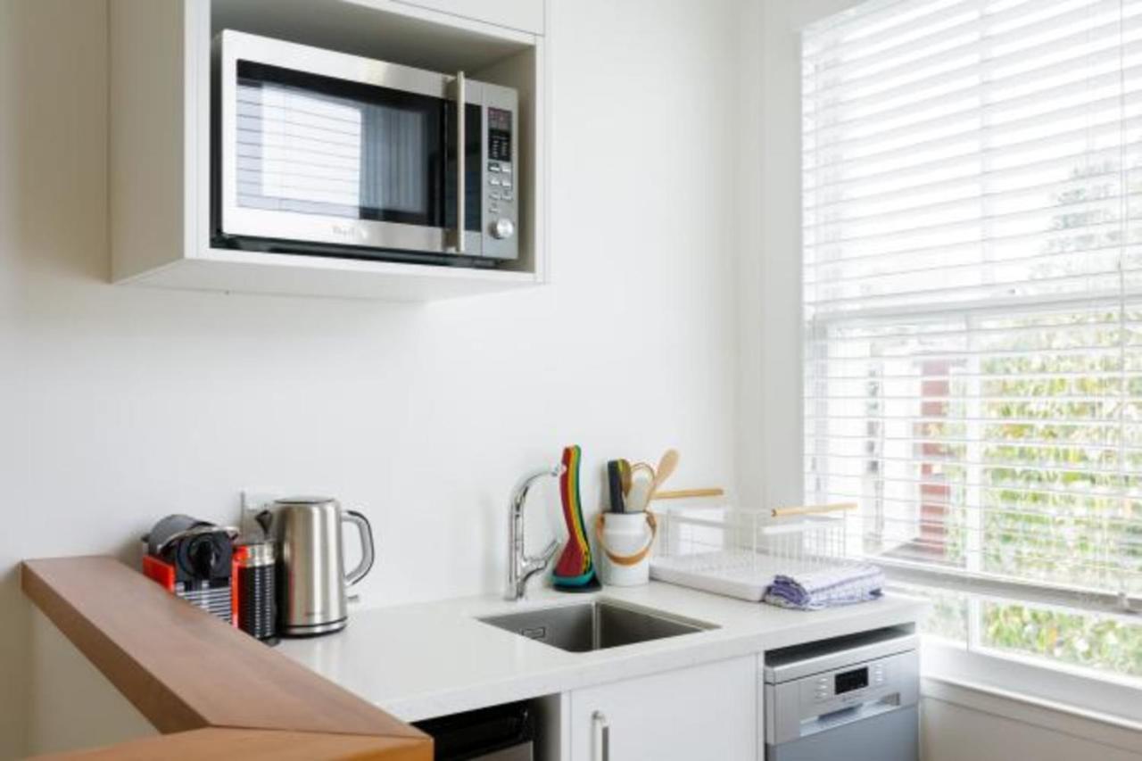 Light-filled Renovated Walk To Ponsonby Road *