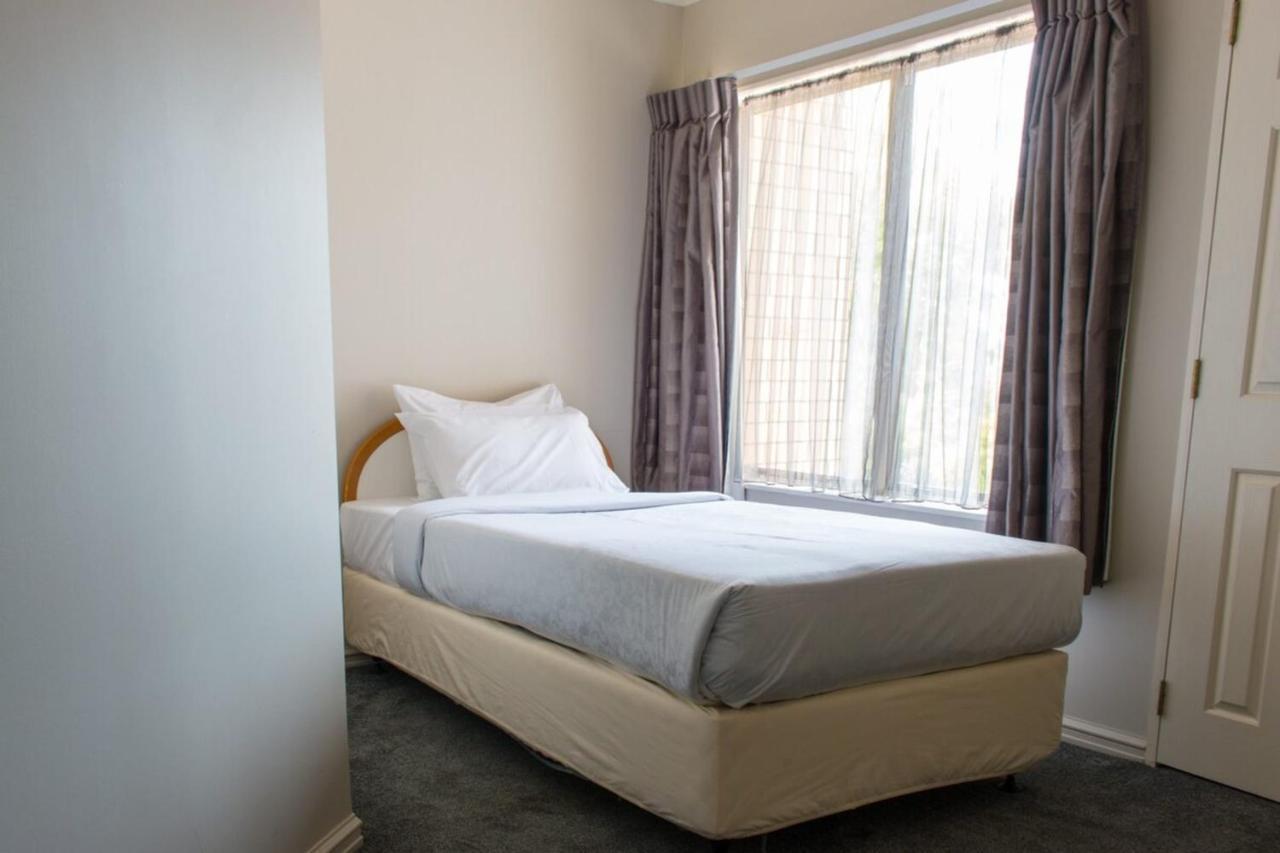 Holiday home Elegant 6 Bdr Sleeps 13 In East Auckland