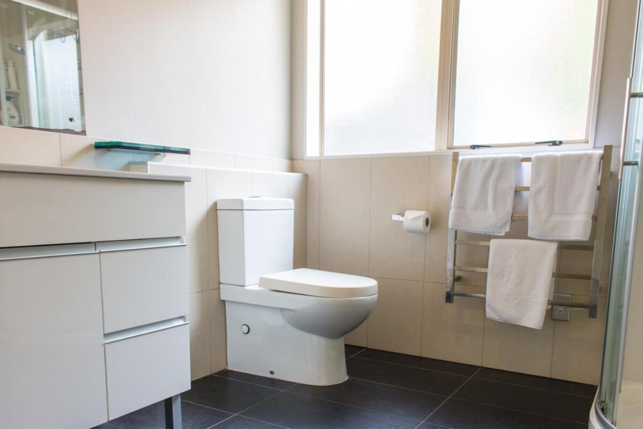 Holiday home Elegant 6 Bdr Sleeps 13 In East *