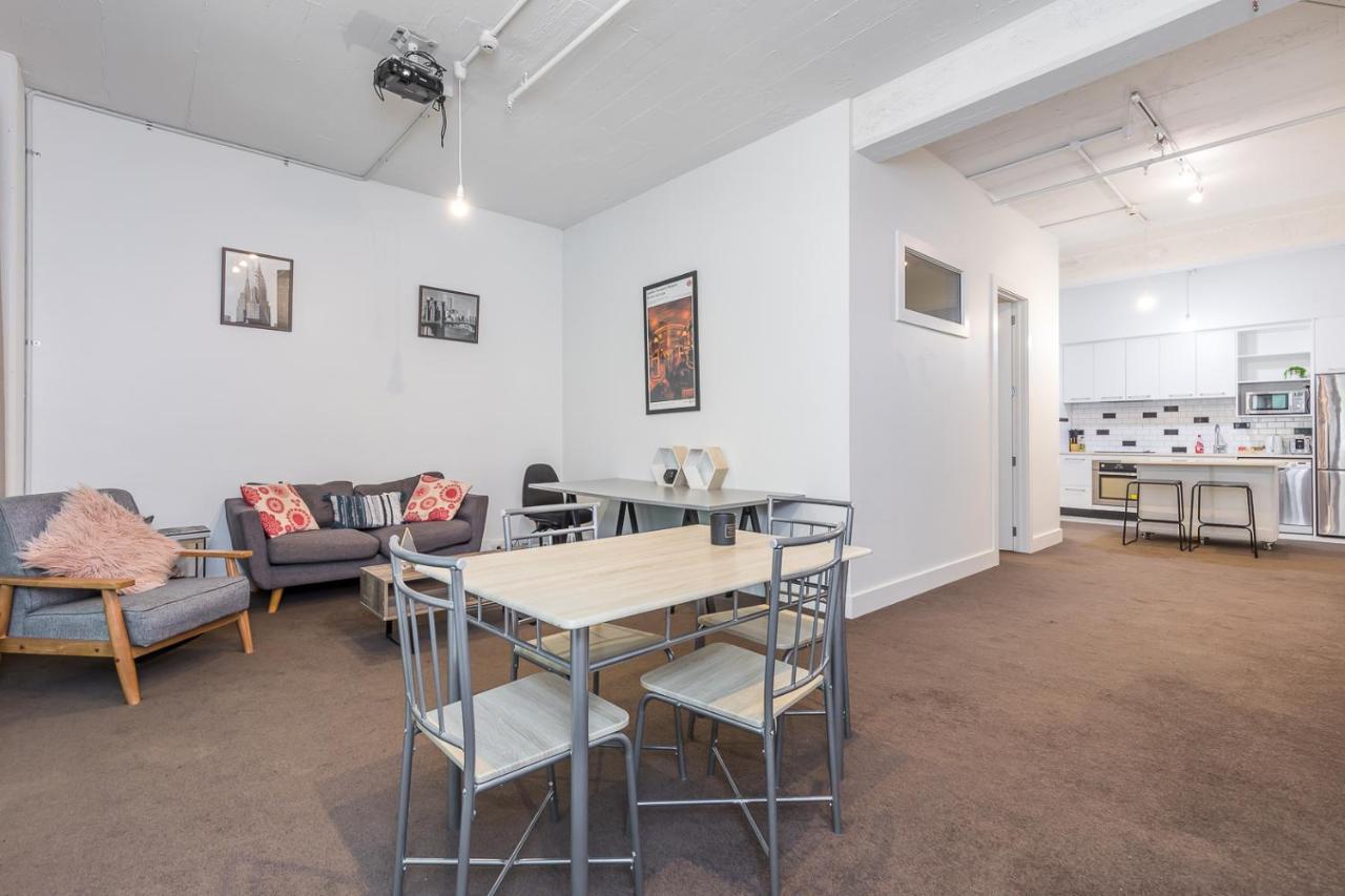 Modern Centre Pad - Cbd