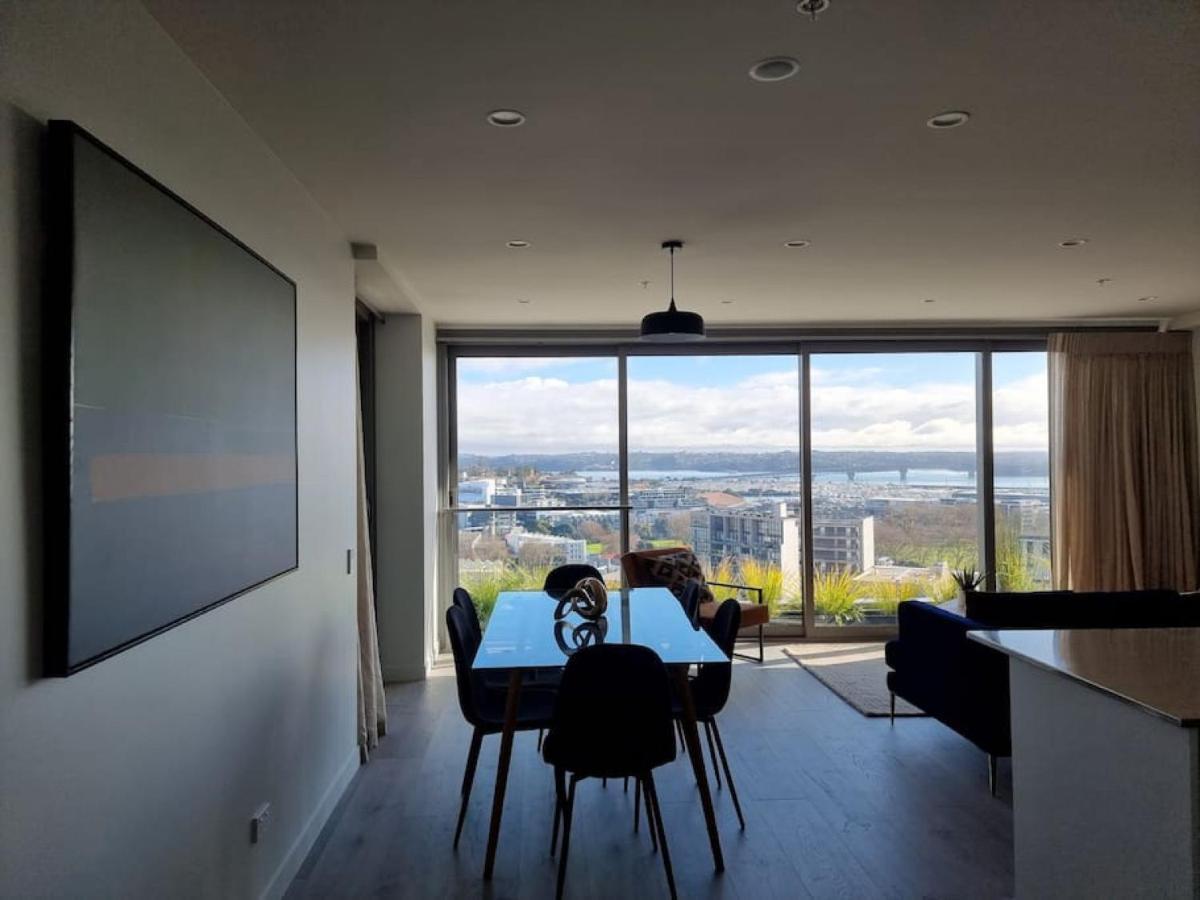 Union W Stunning Views - Free Parking Apartment