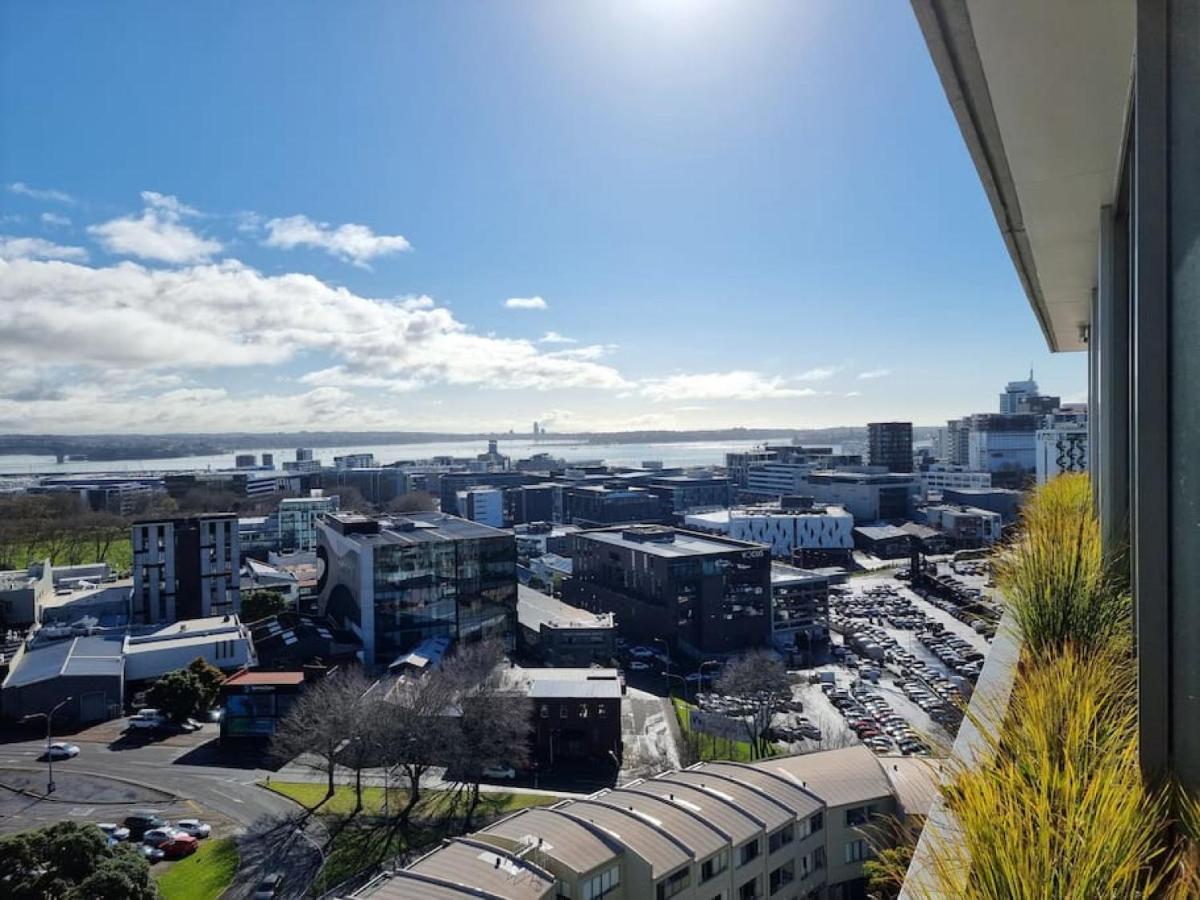 Union W Stunning Views - Free Parking Apartment *