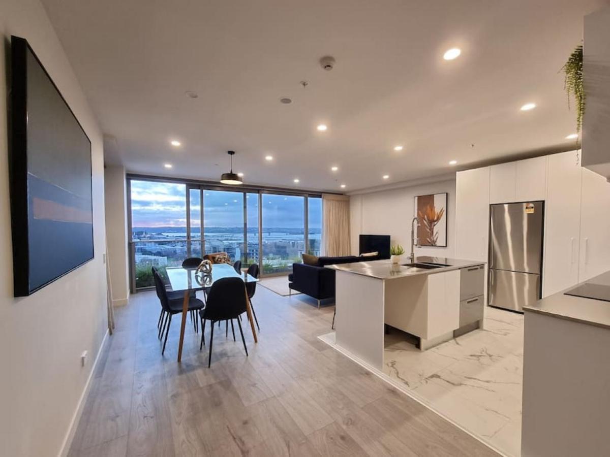 Union W Stunning Views - Free Parking Apartment *