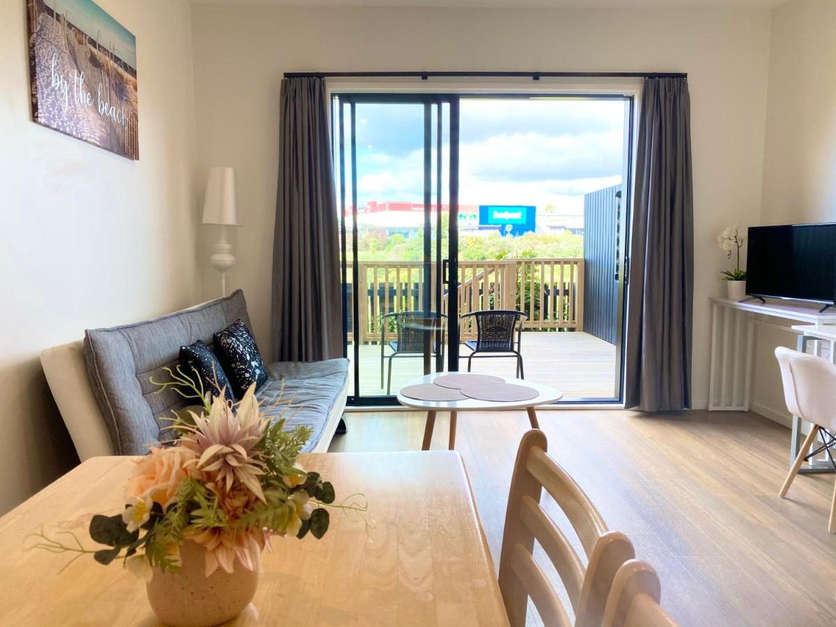 Stunning Townhouse - Walking To Botany Shopping Center Apartamento