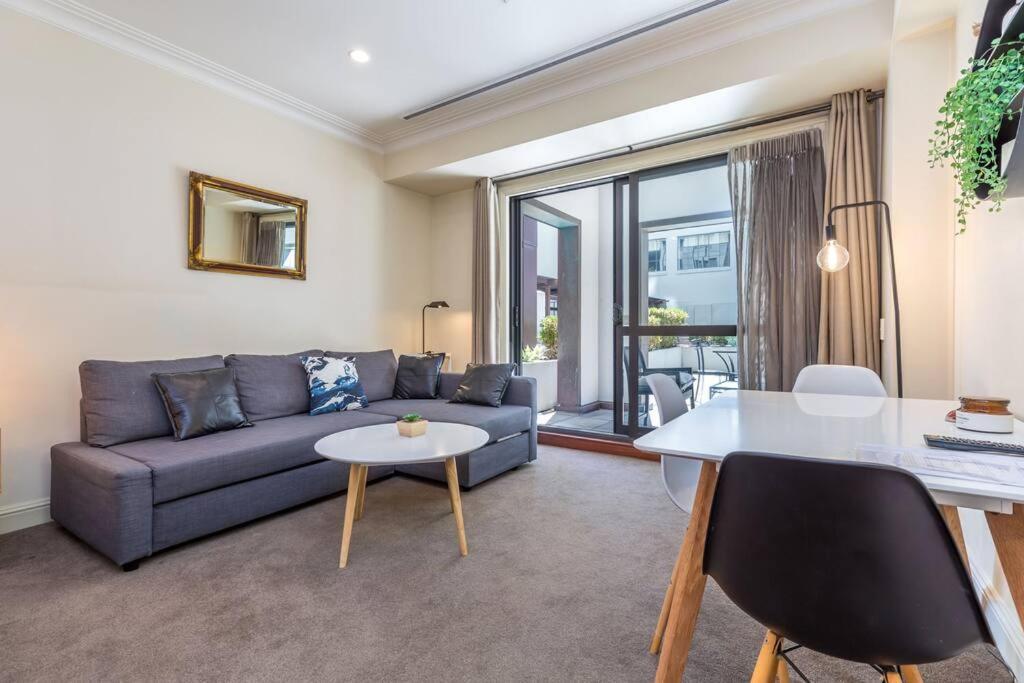 Heritage Haven By Viaduct Cbd - Pool Gym Tennis Apartment *