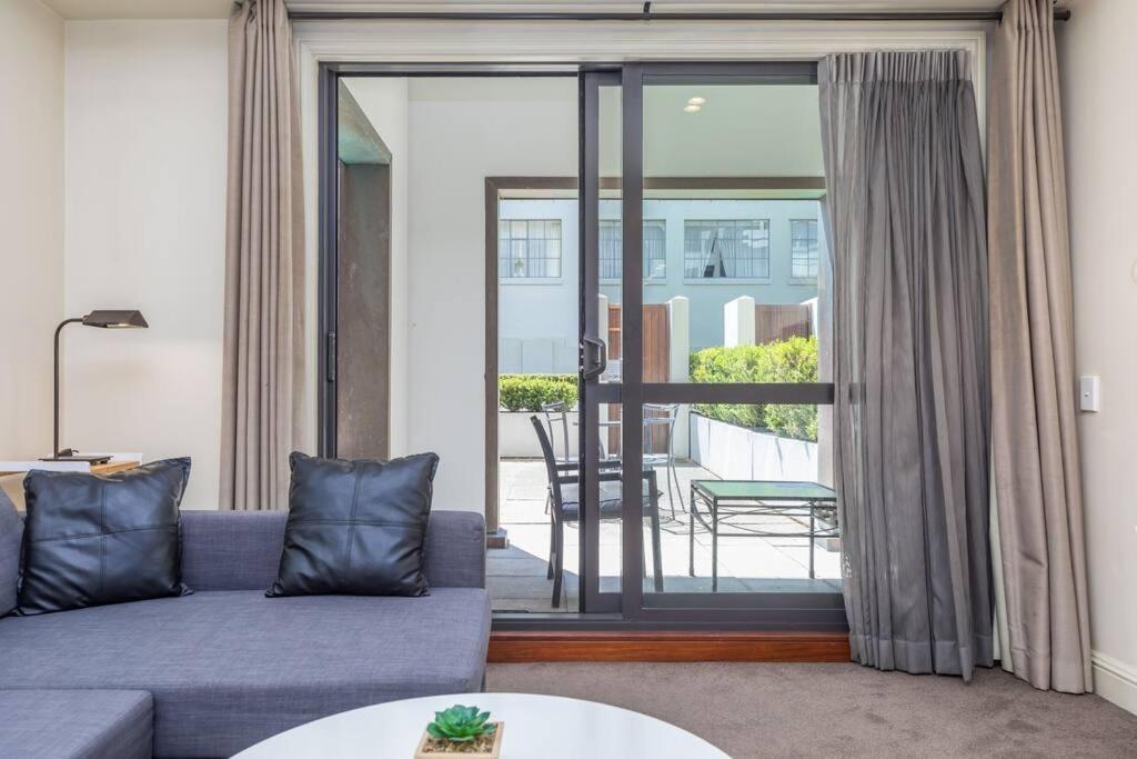 Heritage Haven By Viaduct Cbd - Pool Gym Tennis Apartment *