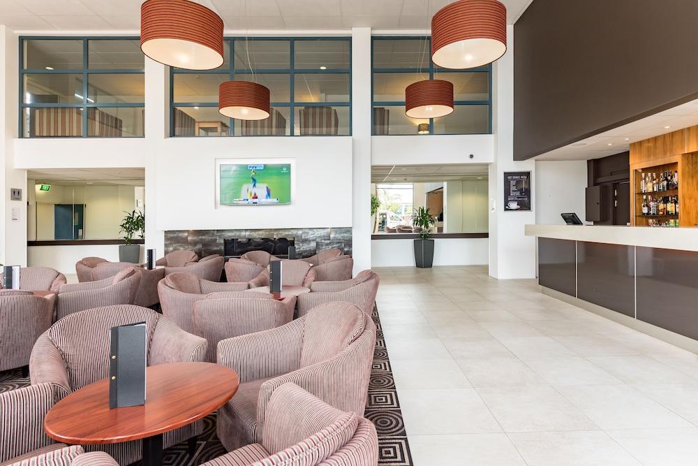 Heartland Airport Hotel 4*