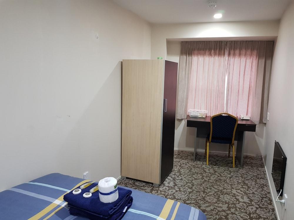 Empire Aparthotel