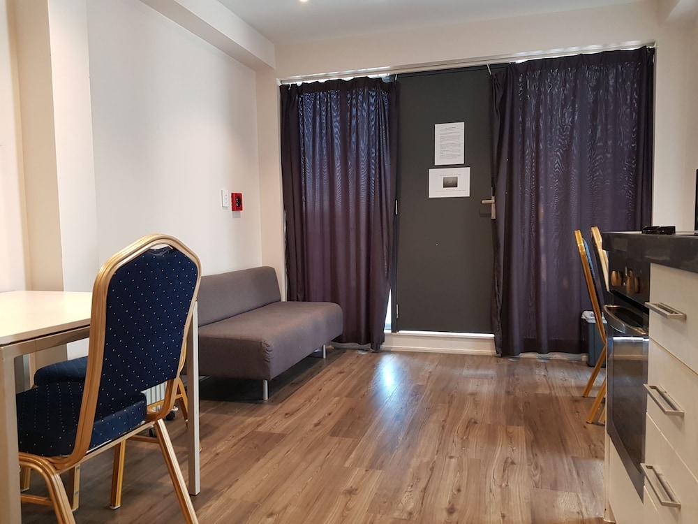 Aparthotel Empire 3*