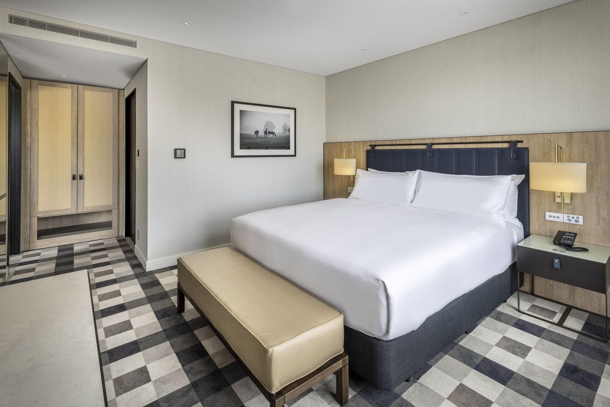 Doubletree By Hilton Karaka Hotel 4*
