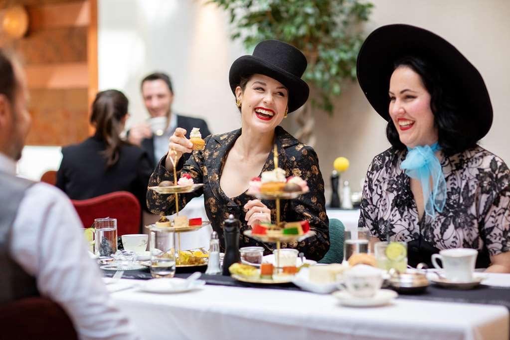 Debrett Hotel 5*