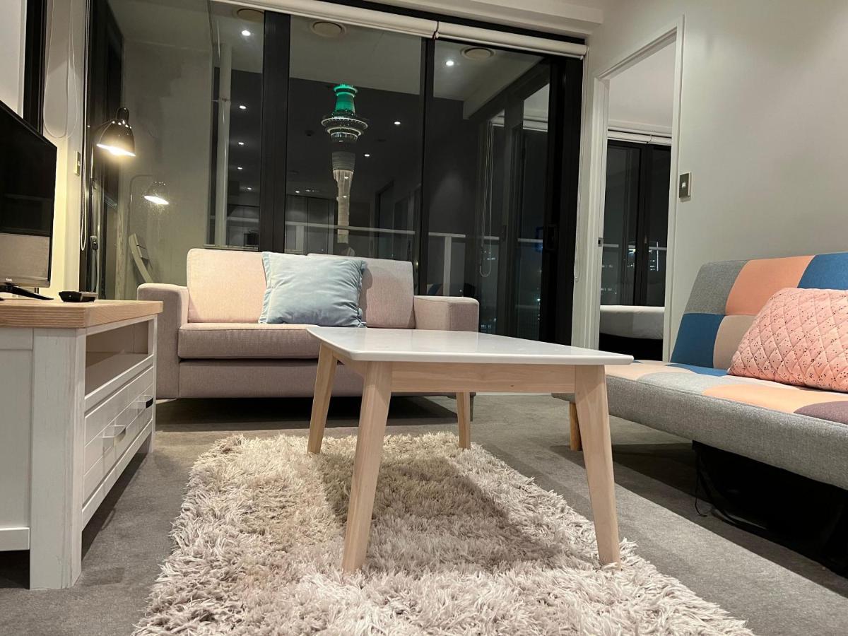 Apartment With Brilliant Views In Cbd *